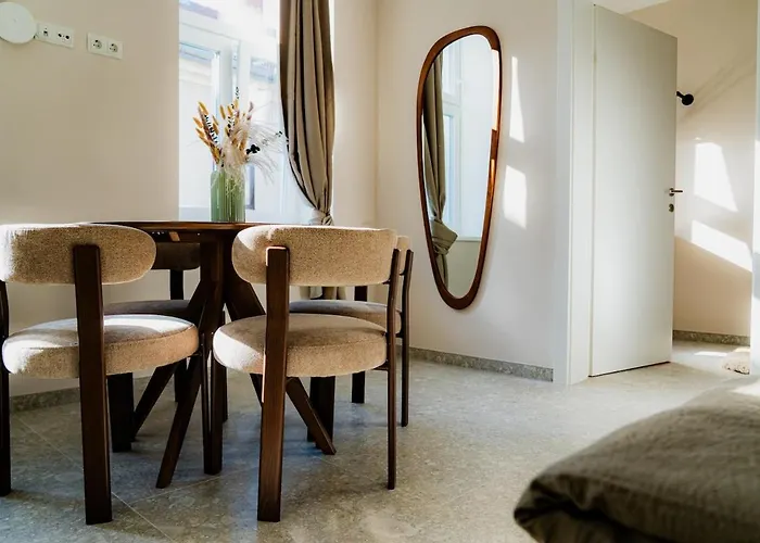 K - Spacious - Quiet & Apartment *